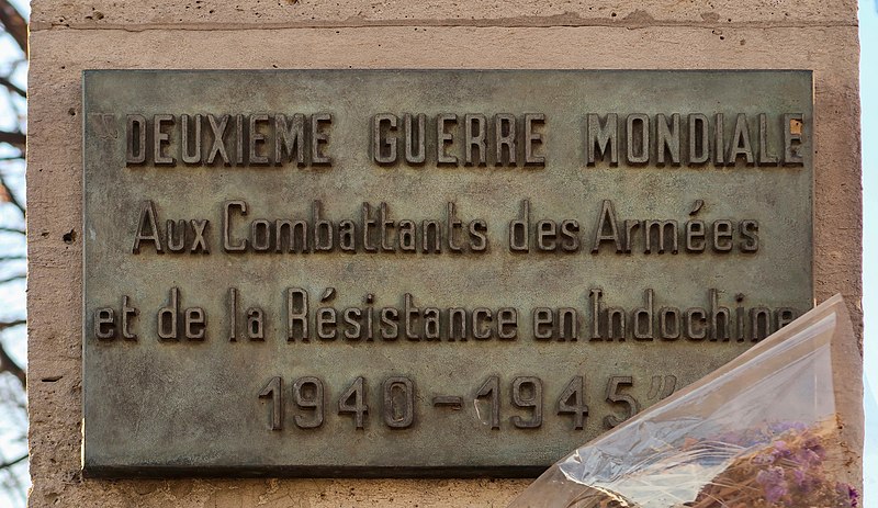 File:Plaque Indochine, avenue du Général-Lemonnier, Paris 1er.jpg