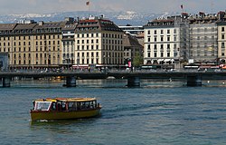 Kantonin pääkaupunki Geneve sijaitsee Genevenjärven rannalla.