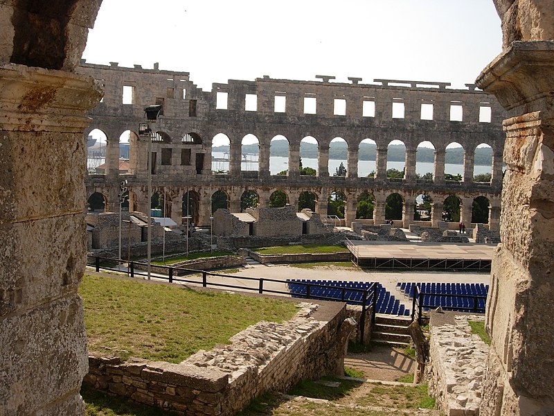 File:Pula by Martin - Amphitheatre 14.JPG