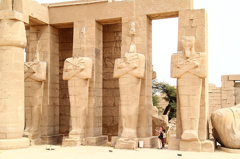 File:Ramesseum 2016-03-23z.jpg