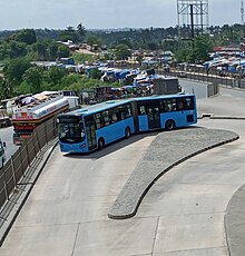 Archivo:Rapid_transit_at_Kimara_bus_stop.jpg