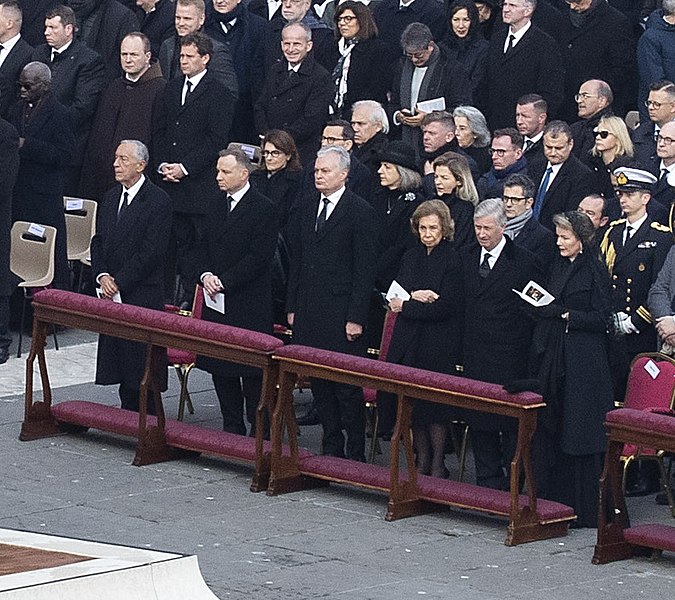 File:Ratzinger funeral (10) (cropped).jpg