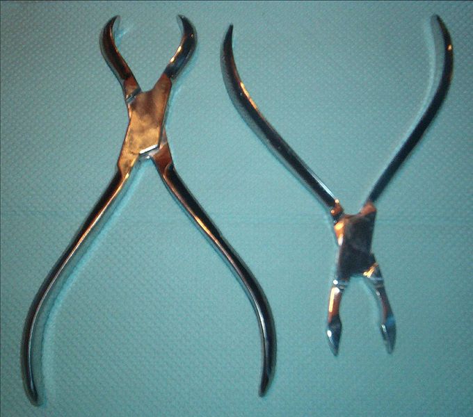 File:Ring closing pliers.jpg