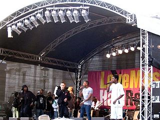 <span class="mw-page-title-main">Roll Deep</span> British grime crew formed by Wiley in 2001