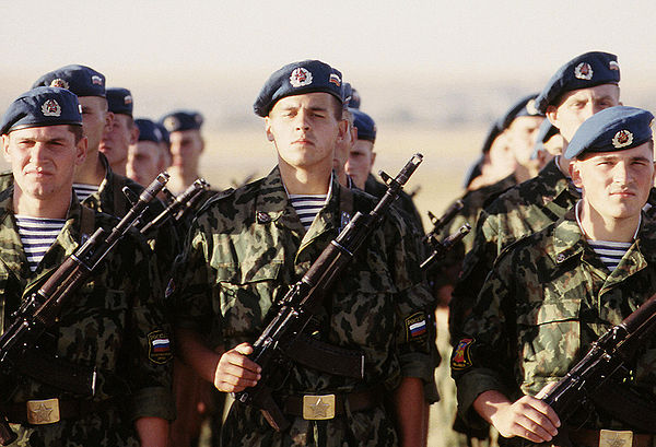 Paratroopers of the 106th Guards Airborne Division in Kazakhstan in 1999.