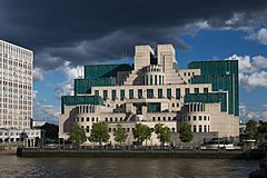 Headquarters of MI6, the UK's foreign intelligence service, at the SIS Building. Scenes featuring James Bond (the fictional MI6 agent) have been filmed here. SIS building (26327425611).jpg
