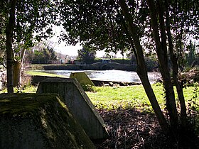 Salmon Pool, Swaythling (showing WWII-era dragon's teeth in the left foreground) Salmon Pool at end of Monks Brook.JPG