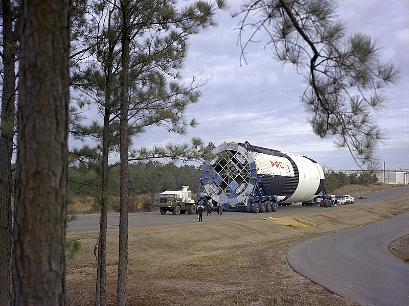 File:Saturn V S-IC-T Stage Heads to Test Stand.jpg