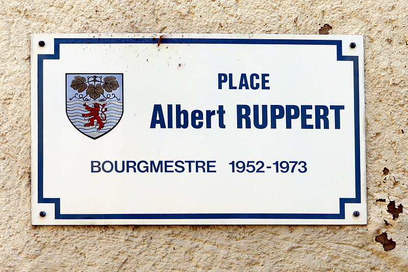 File:Schëld Albert Ruppert, Schwéidsbengen.jpg