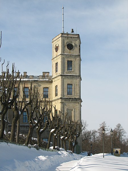 File:Signal Tower of Gatchina Palace. Winter, 2010.jpg