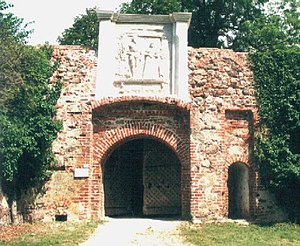 Spantekow castle, gate Spantekow Torhaus.jpg