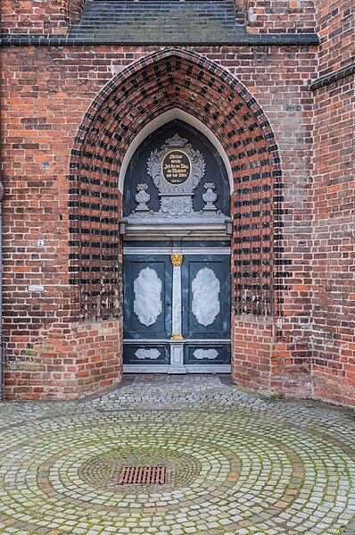 File:St Nicholas church in Wismar (25).jpg