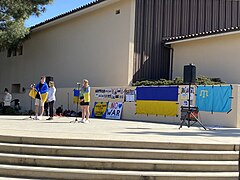 Stanford rally in support of Ukraine during the Russian invasion