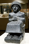 Statue du roi Gudea de Lagash, xxiie siècle av. J.-C., Metropolitan Museum.