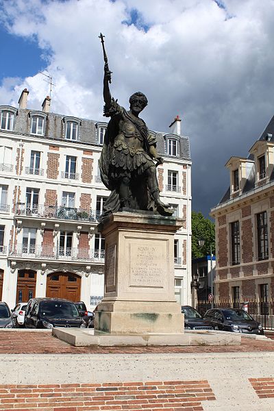 File:Statue Henri IV Charenton Pont 1.jpg