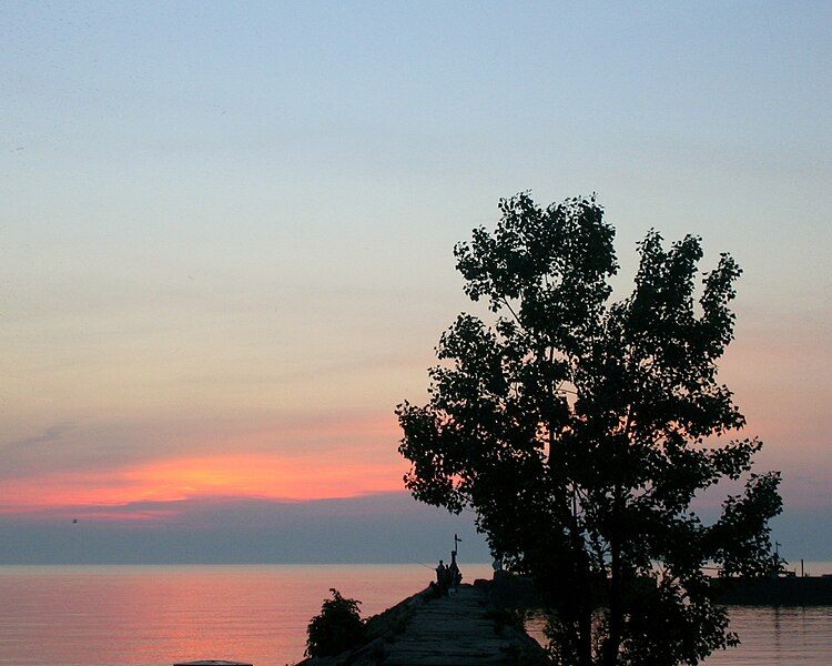 File:Sunset over Lake Erie near Cleveland 2.jpg