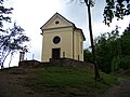 Čeština: Svatý Jan pod Skalou, okres Beroun. Kaple Povýšení svatého Kříže. English: Svatý Jan pod Skalou, Beroun District, Central Bohemian Region, Czech Republic. Chapel of the Exaltation of the True Cross. This is a photo of a cultural monument of the Czech Republic, number: 33874/2-386. Památkový katalog  · MIS  · hledat obrázky  · hledat seznamy  · Wikidata Camera location 49° 58′ 15.5″ N, 14° 08′ 05.5″ E    View all coordinates using: OpenStreetMap