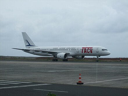 Boeing 757 de la compagnie TACV à Praia.