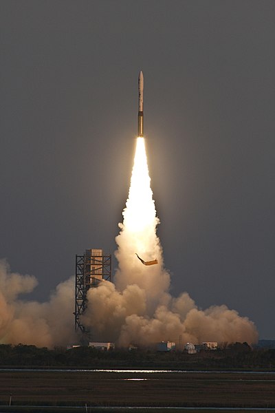 File:TacSat3 launch 090518-F-9999B-001.jpg