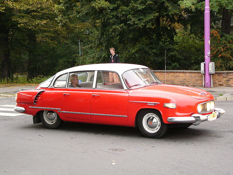 Fil:Tatra 603.jpg