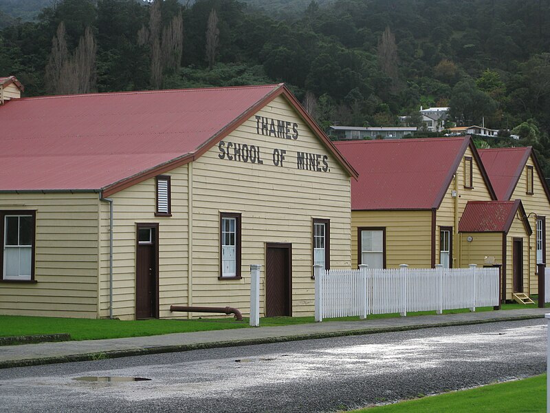 File:Thames - School of mines.jpg