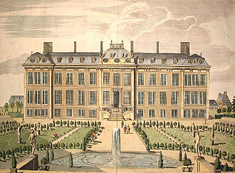 The garden front of Montagu House. The North Prospect of Mountague House JamesSimonc1715.jpg