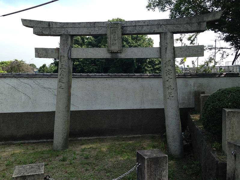 File:Torii of Itsukushima Shrine in Nakama, Fukuoka.jpg