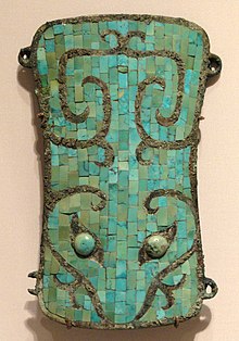 Decorative plaque from Erlitou culture Turquoise-Inlaid Plaque with Stylized Animal-Mask Decoration, 1900-1350 BC, Neolithic to Shang period, Erlitou culture, China, bronze with turquoise inlay - Sackler Museum - DSC02627.JPG