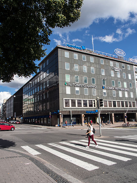 File:Turun Suomalainen Säästöpankki building by Turku market square.jpg