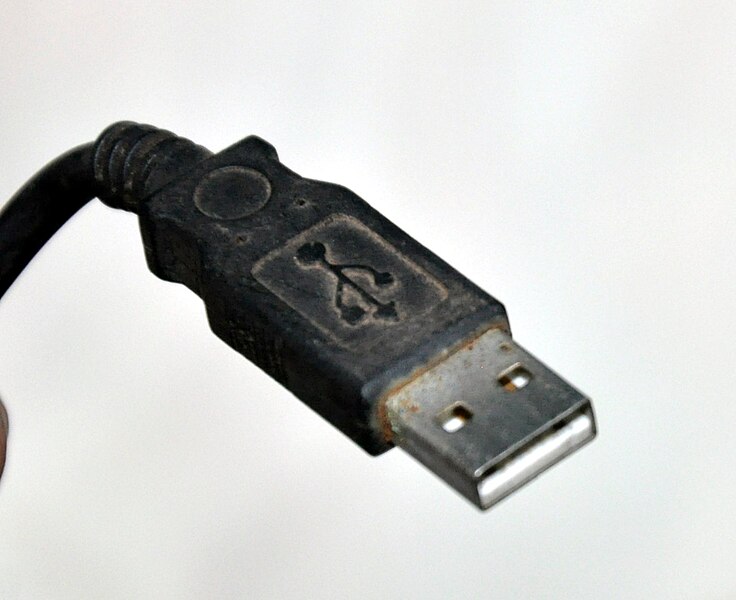 File:USB a.JPG