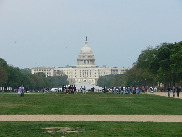 US Capitol by https://commons.wikimedia.org/wiki/User:Raulbot