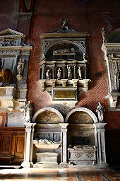 Medieval and Renaissance wall tombs in Santi Giovanni e Paolo, Venice, including an equestrian statue at the left Venezia - Chiesa dei SS. Giovanni e Paolo (S. Zanipolo) - Foto G. Dall'Orto 2 lug 2006 - 08.jpg