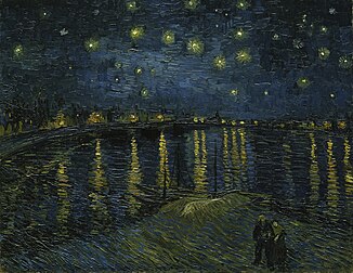 Noite Estrelada Sobre o Ródano (1888), pintura de Vincent van Gogh, coleção do Museu de Orsay, Paris, França. Ela foi pintada na margem do rio Ródano, que ficava a apenas um ou dois minutos de caminhada da Casa Amarela na Place Lamartine, que van Gogh alugava na época. O céu noturno e os efeitos da luz à noite forneceram o tema para algumas das pinturas mais famosas de van Gogh, incluindo Terraço do Café à Noite (pintado no início do mesmo mês) e a tela de junho de 1889 de Saint-Remy, A Noite Estrelada. (definição 4 331 × 3 346)