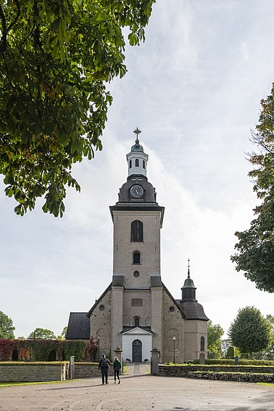 File:Vreta Kloster klosterkyrka 01.jpg