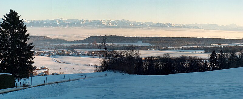 File:Vue sur les Alpes.jpg