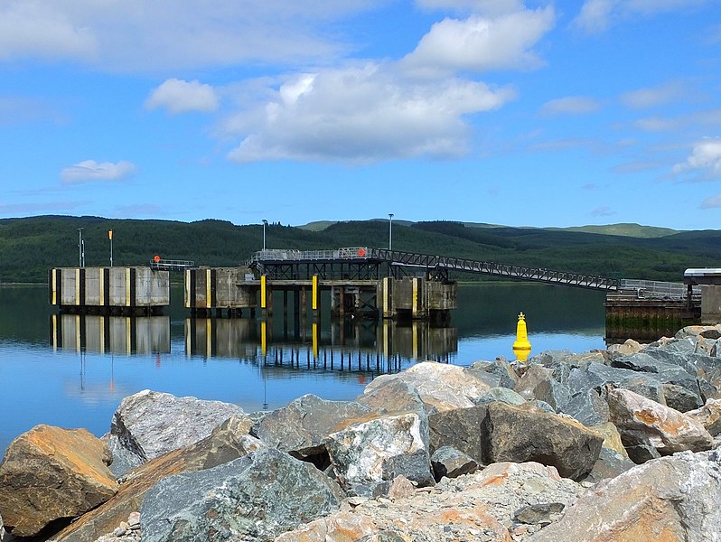 File:Waiting for the ferry - geograph.org.uk - 4058846.jpg