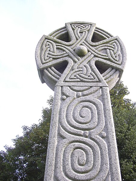 File:War Memorial Churchyard of Constantine Kerrier.jpg