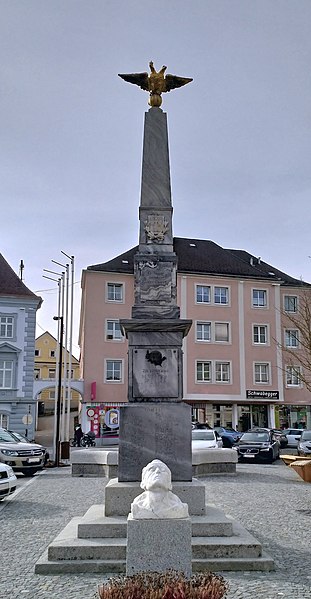 File:War memorial in Lambach, Upper Austria, Austria PNr°0899.jpg