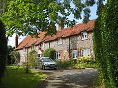 West Wycombe 067 Fabbri Cottage, Downley (8066913490).jpg