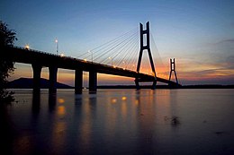 Wuhan Junshan Yangtse Bridge.jpg