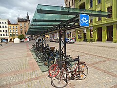 Zadaszone stojaki rowerowe (Rynek Nowomiejski)