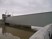 A giant lock of the Saint Petersburg Dam. Zatvor-c2.JPG