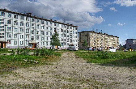 Дома км. 27 Км железной дороги Мончегорск-Оленья. Поселок 27 км Мончегорск. Поселок 27 километр Мурманская область. Мончегорск военный городок.