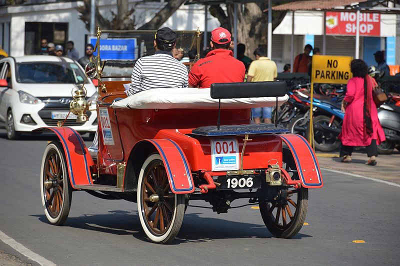 File:1906 Renault Freres - 8 hp - 2 cyl - Kolkata 2017-01-29 4309.JPG