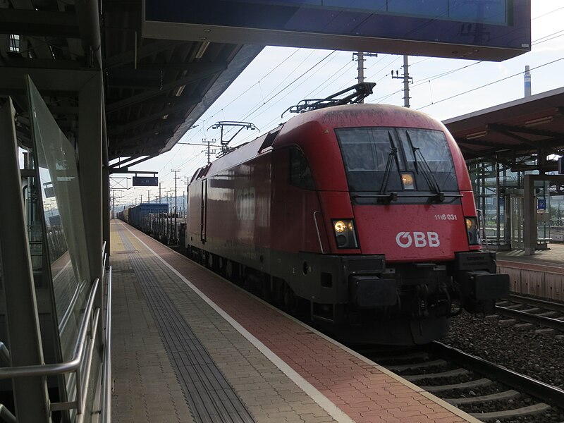 File:2017-10-04 (164) ÖBB 1116 031 at Bahnhof Pöchlarn.jpg