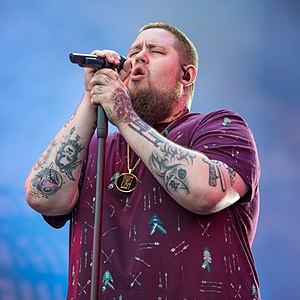 Rag'n'Bone Man performing in June 2017