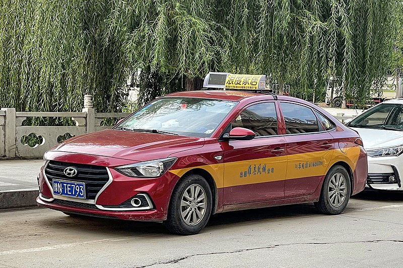 File:20220727 Hyundai Celestra taxi in Sui Country.jpg