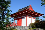 Храм на опорах Какэдзукури-но-Мидо