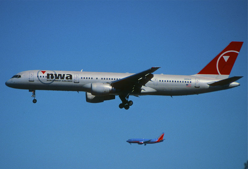 File:421bf - Northwest Airlines Boeing 757-251; N519US@LAX;24.09.2006 (8075290047).jpg