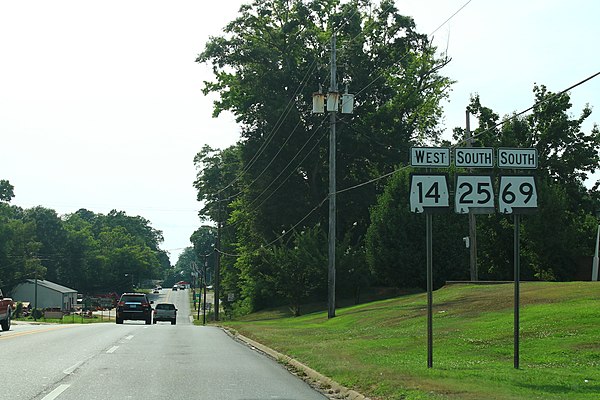 Looking west along State Street in central Greensboro, where SR 69 briefly runs concurrent with SR 14 and SR 25, July 2014